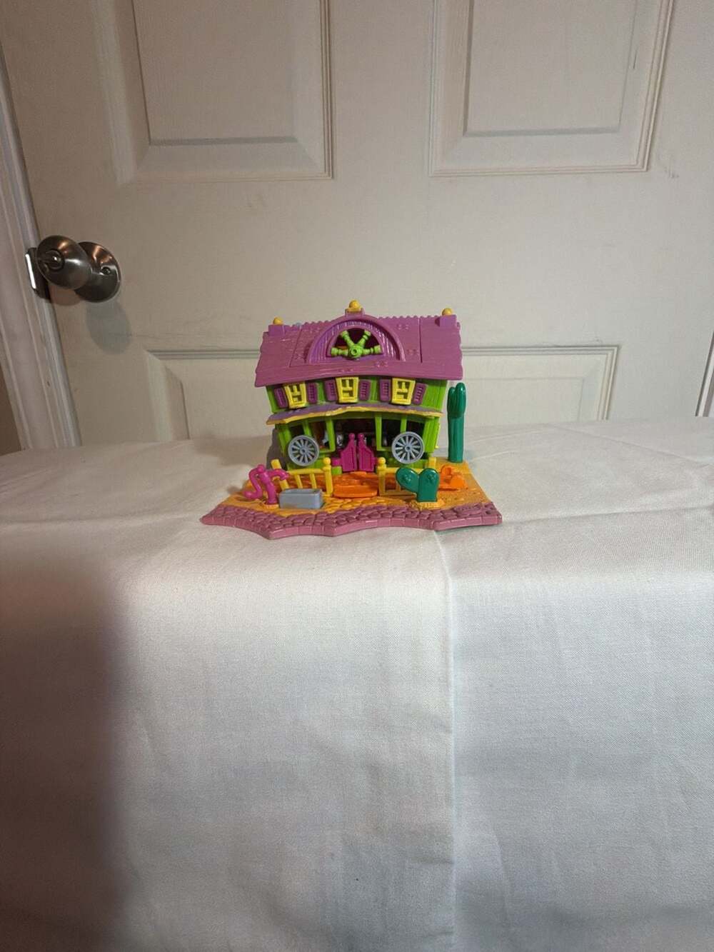Polly Pocket 1994 Animal Wonderland Horse House Play Set